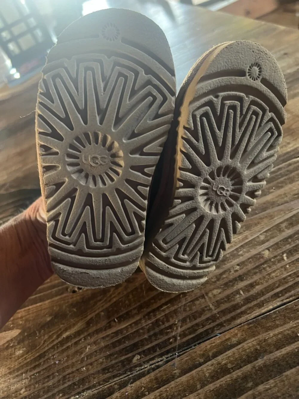 Little Girls UGG SIZE 4